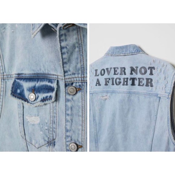 New H&M Denim Vest with Printed Design Light Distressed denim Men’s Sz Lg - Picture 10 of 10